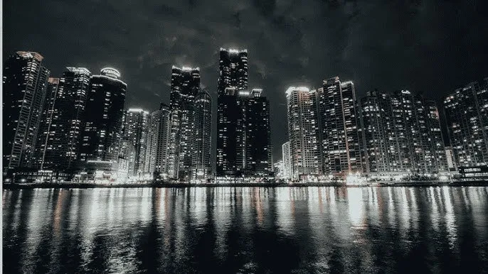 娇吟公车系500章 - 城市之光：霓虹背后的人间烟火